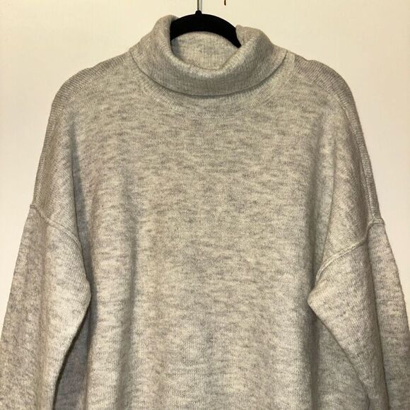 Vince Camuto Women’s Small Cozy Turtleneck Sweater Light Gray Super Soft NWT - Picture 3 of 12